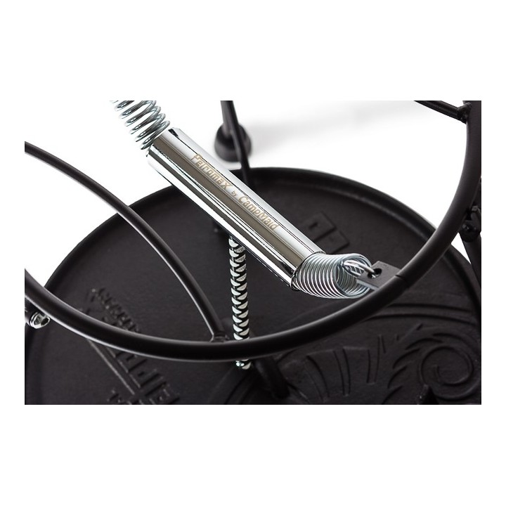 Pro Hold Dutch Oven Lid Holder Pro – ft detail shot of lid holder mechanism
