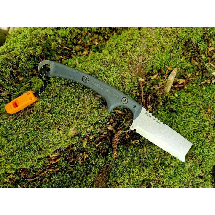 Outdoor element flicker feather