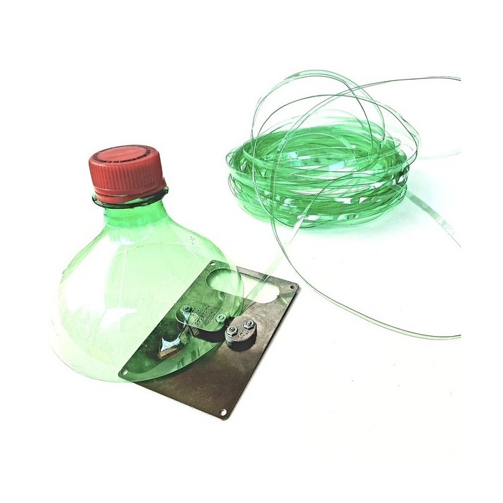 Grim Workshop turn plastic bottle into cordage credit card sized tool
