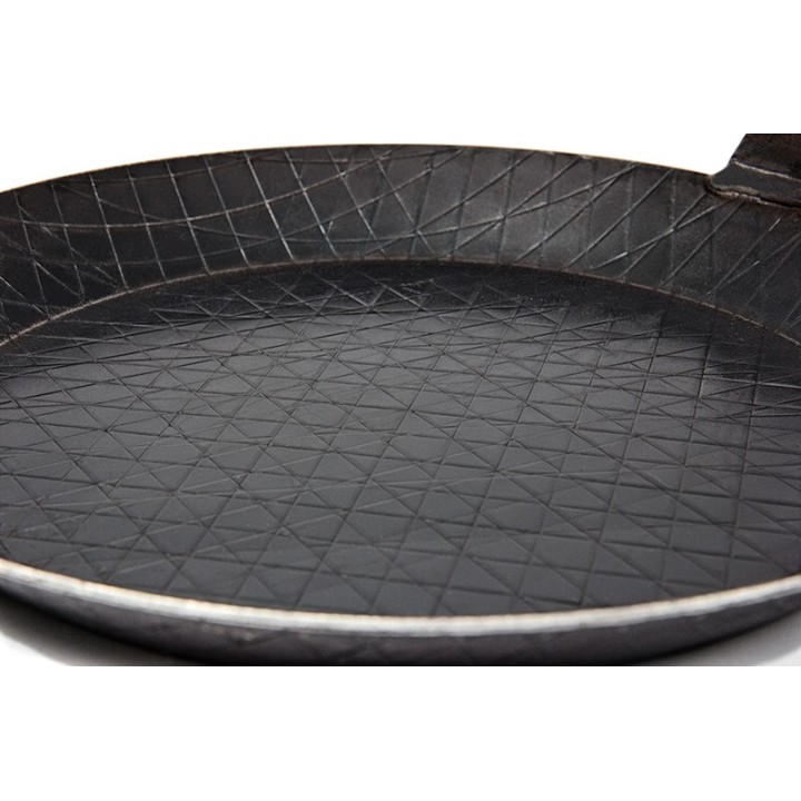 Petromax Wrought Iron Frying Pan SP detail shot of finish of the frying pans